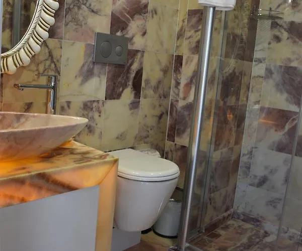 Отель Iscetas 3*